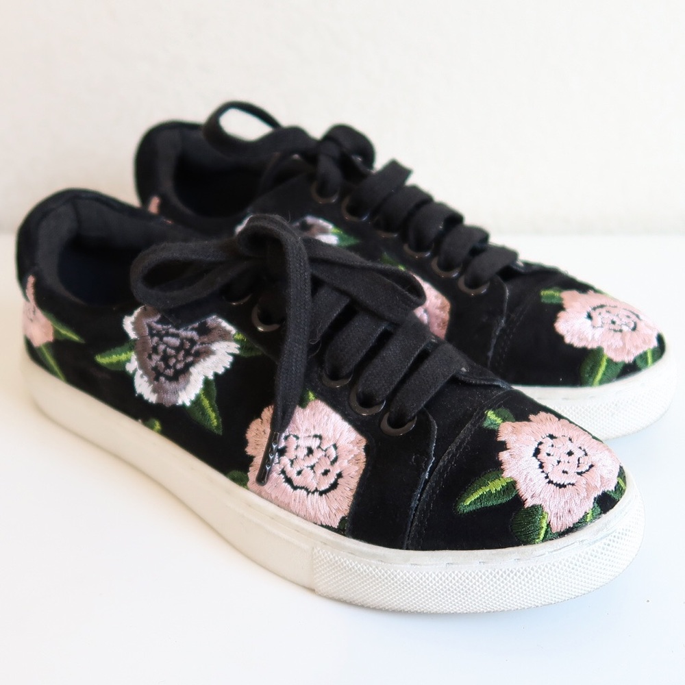 Rebecca Minkoff Bleecker Floral Embroidery Sneaker